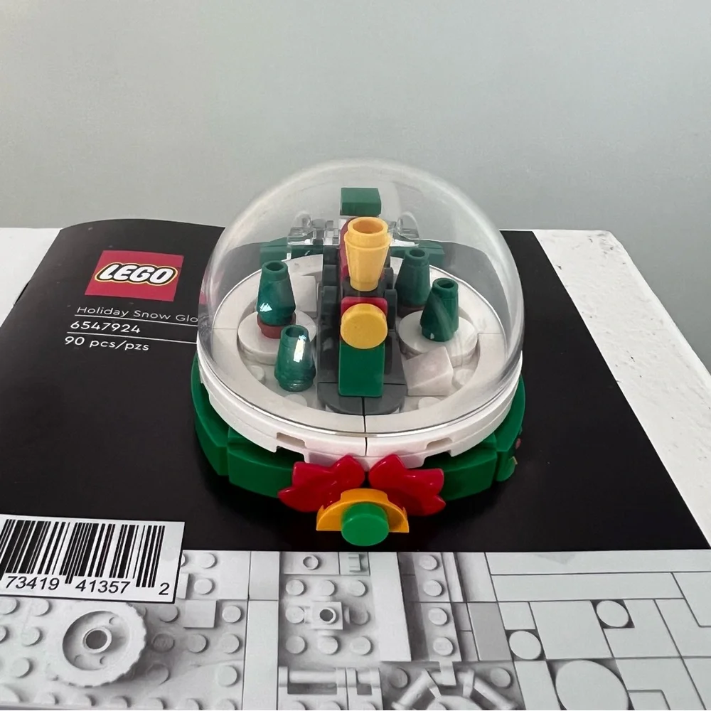 LEGO Limited Edition Christmas Holiday Train Snow Globe/Lego 6547924,90 PCs, NEW